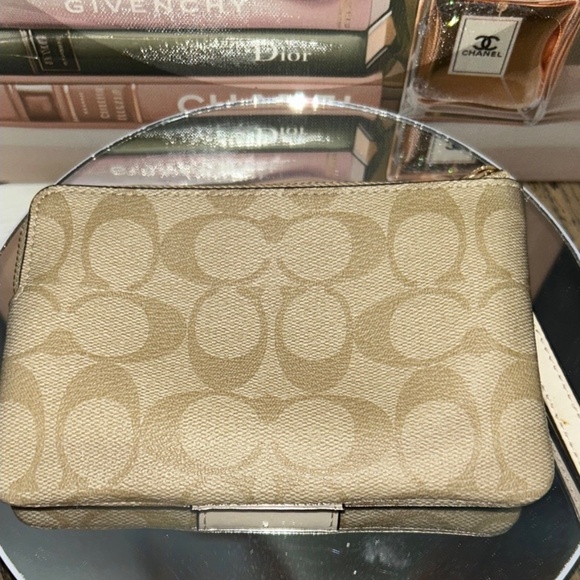 Coach Signature Beige and White Wristlet - Picture 5 of 11